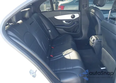 2019 Mercedes-Benz C 300 z USA, uszkodzony, nr VIN 55SWF8DB2KU308776